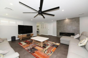 Hamptons by the Bay - Belle Escapes Jervis Bay